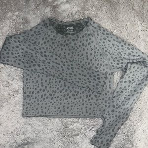 AYBL//xs//speckle grey long sleeve top